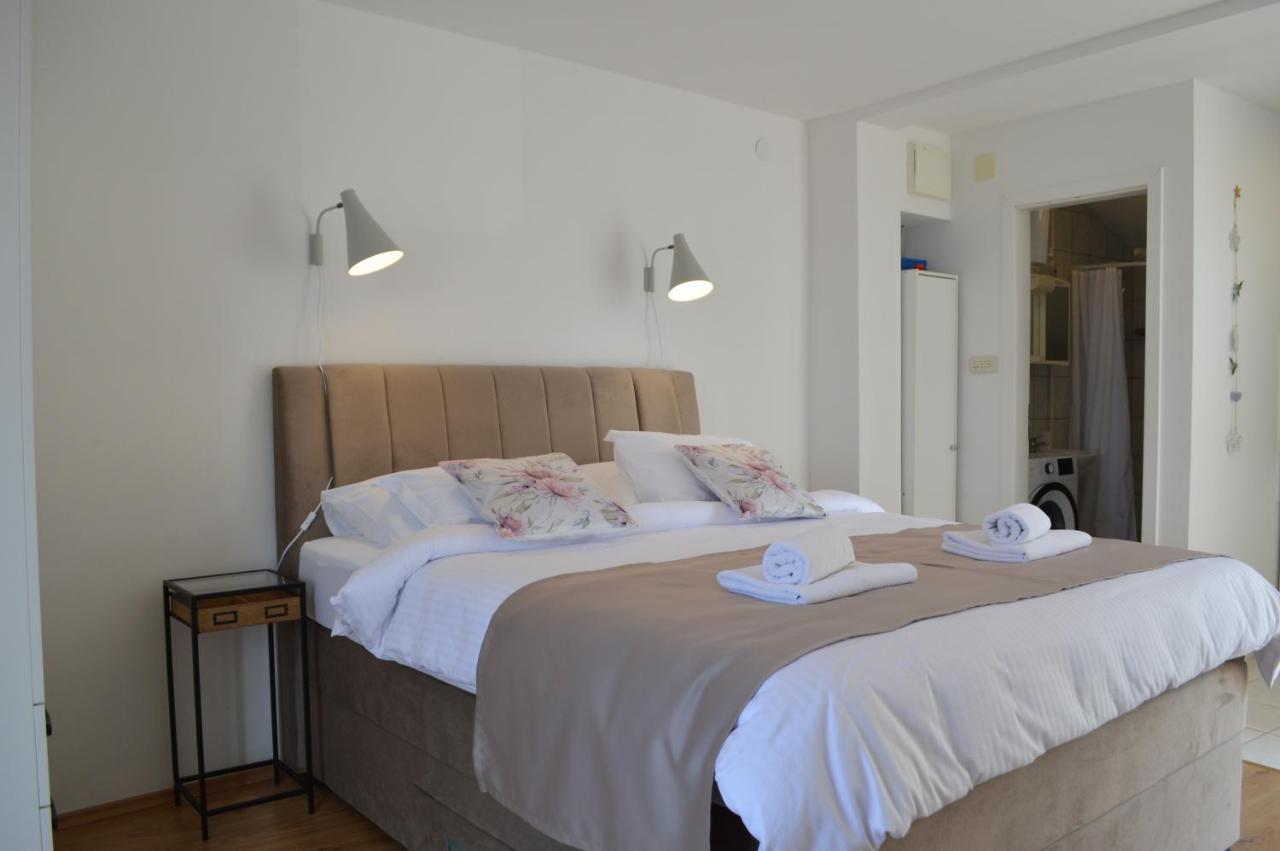 Apartmani Luan Vis Kültér fotó