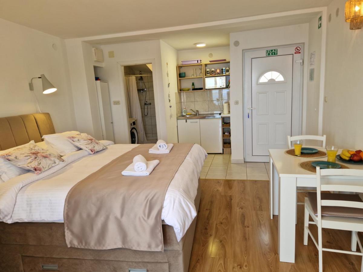 Apartmani Luan Vis Kültér fotó