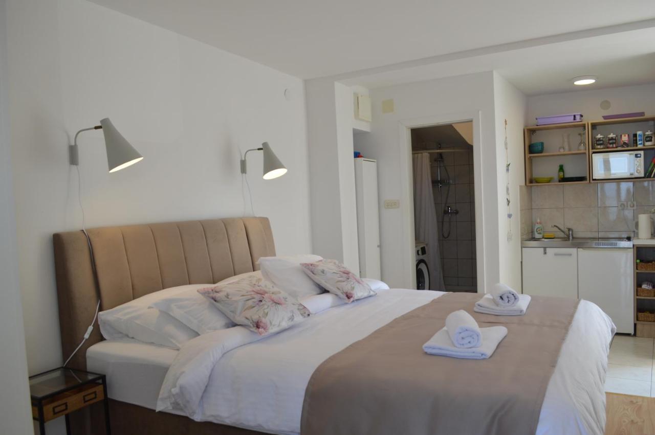Apartmani Luan Vis Kültér fotó