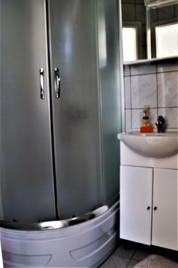 Apartmani Luan Vis Kültér fotó